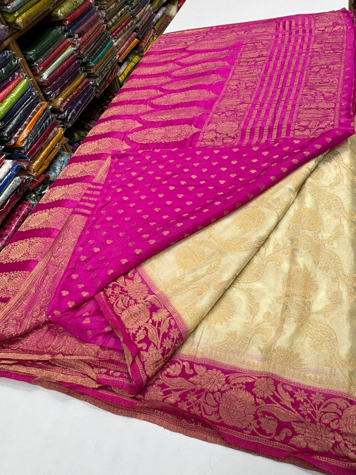 Premium Quality Khaddi Georgete Silk Saree With Rich Pallu & Blouse MT165