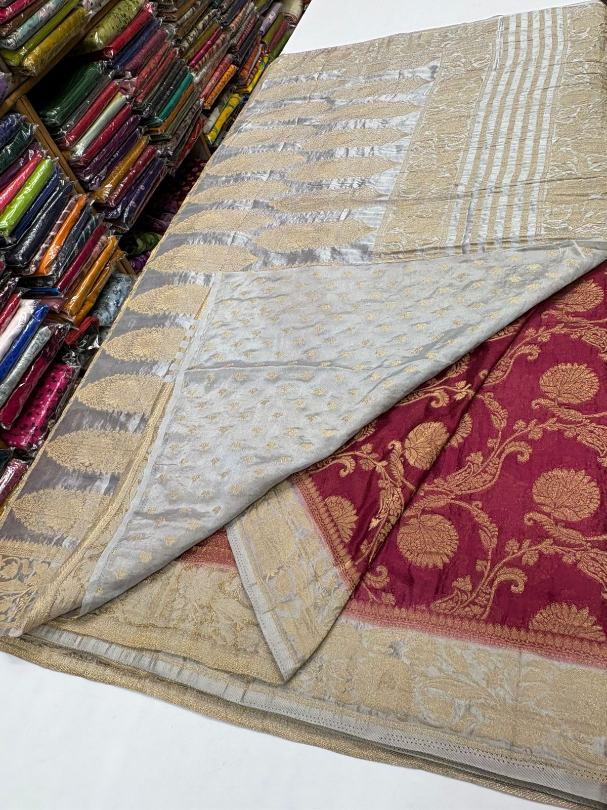 Premium Quality Khaddi Georgete Silk Saree With Rich Pallu & Blouse MT165